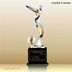 금속&블랙 크리스탈트로피 SB90413